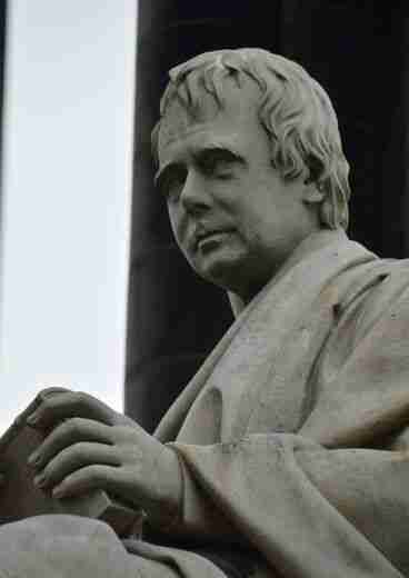 Statue of Sir Walter Scott at the Scott's Monument